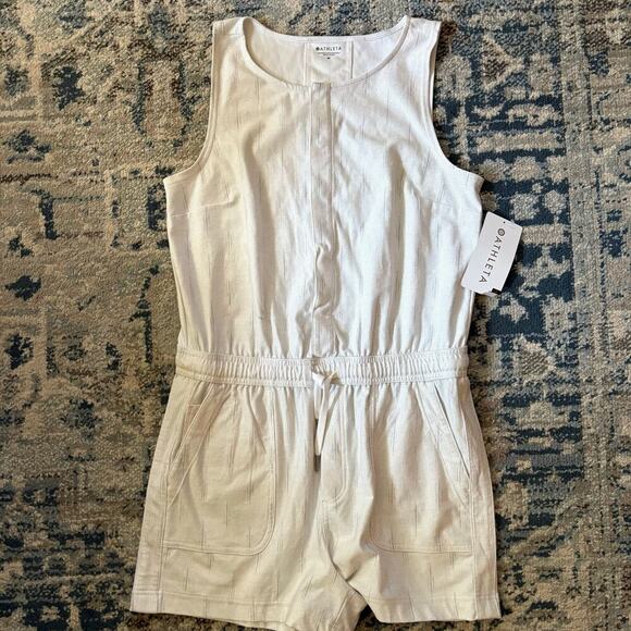 NWT Athleta Farallon Printed Romper White
Grey Organic Cotton - Picture 2 of 8